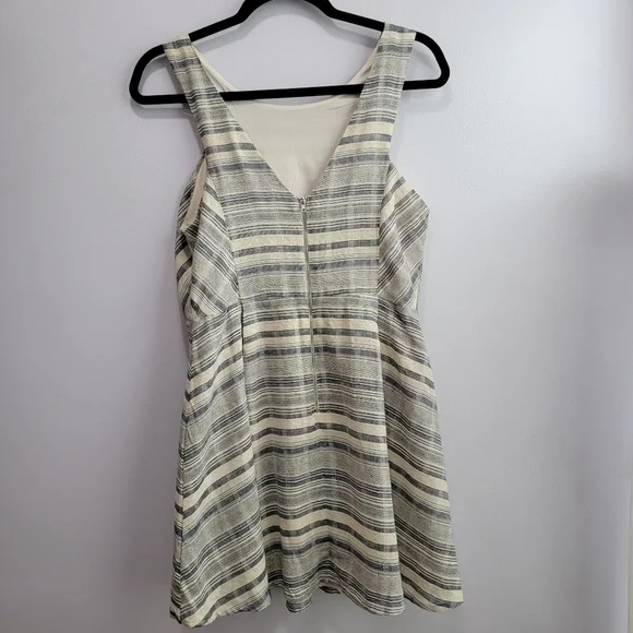 One Clothing Sleeveless Dress / Jumper Size M - Picture 2 of 6